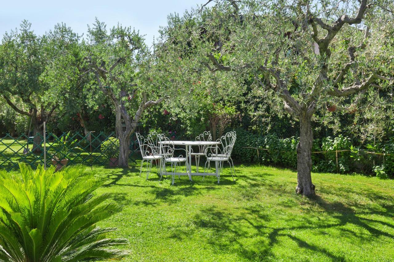 Villa Aurora-Holiday Home APT 2 Bardolino Exterior foto